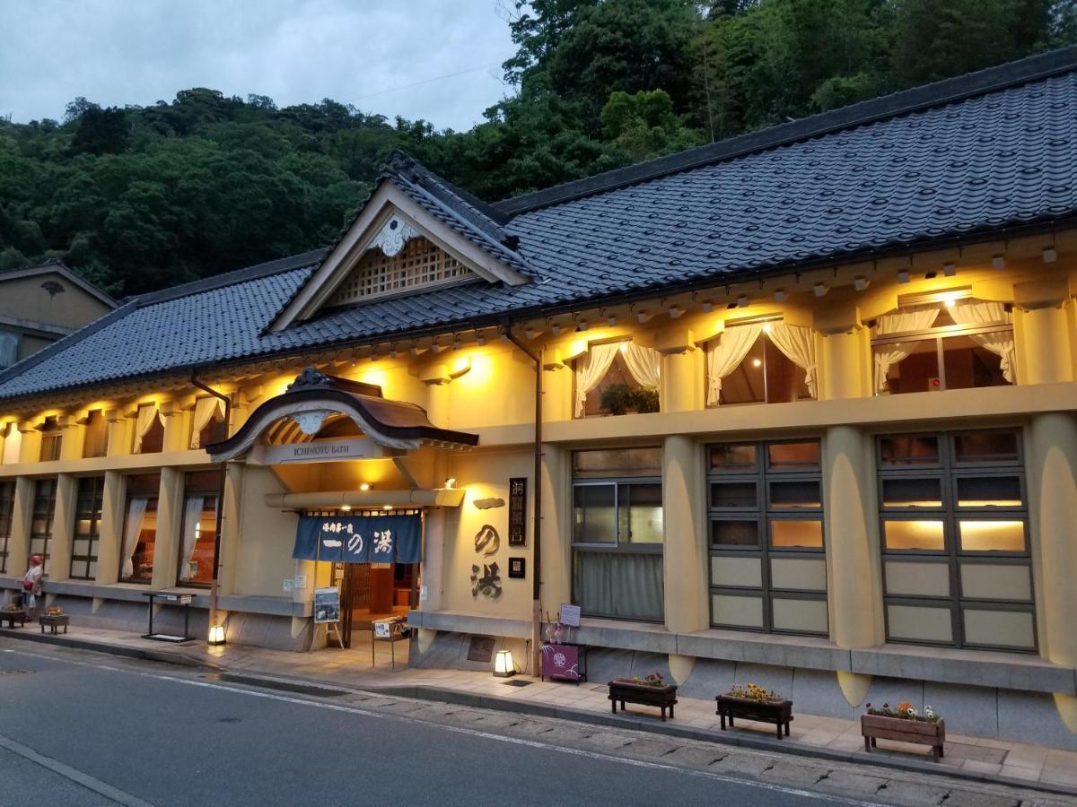 Tsukimotoya Ryokan Toyooka  Exterior photo